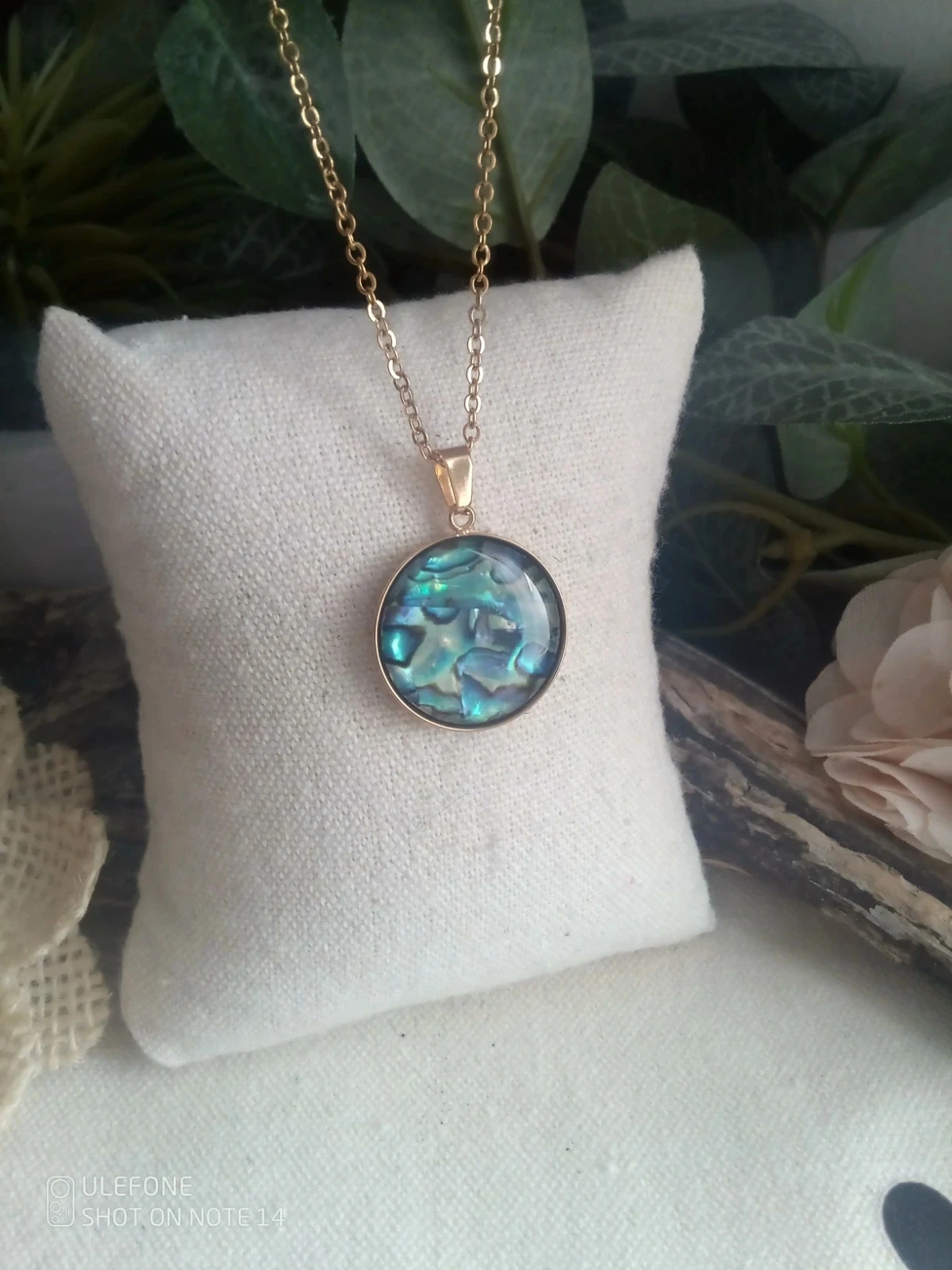 Collier pendentif pierre bleu ormeaux Abalone naturelle